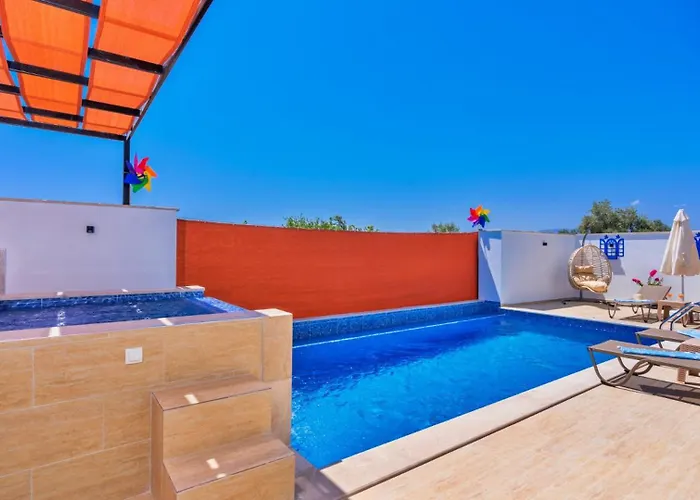 Uzumlu Village 2 Bedroom Luxury With Pool Βίλα Καλκάν