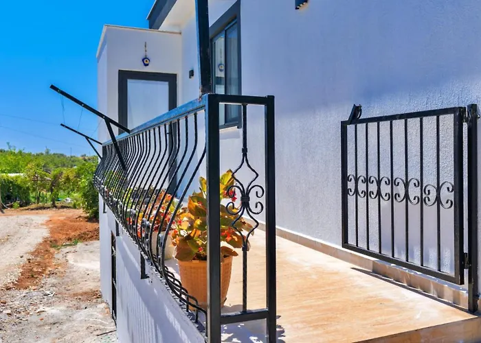 Uzumlu Village 2 Bedroom Luxury With Pool Καλκάν