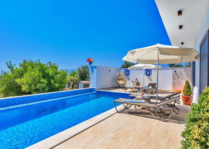 Uzumlu Village 2 Bedroom Luxury With Pool Βίλα