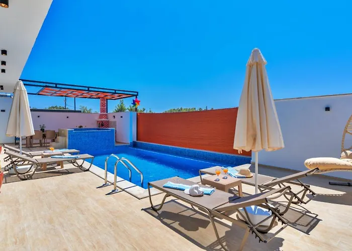 Βίλα Uzumlu Village 2 Bedroom Luxury With Pool *