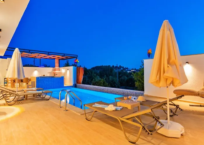 Βίλα Uzumlu Village 2 Bedroom Luxury With Pool *