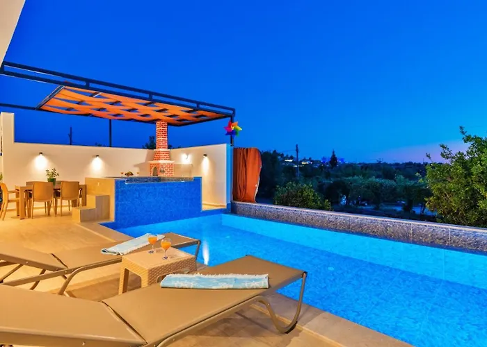 Uzumlu Village 2 Bedroom Luxury With Pool *